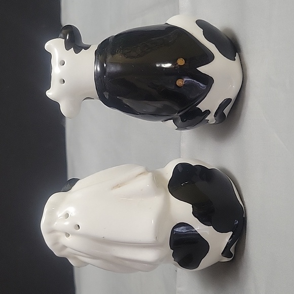 Clay Art Mr & Mrs Cow Bride & Groom Newlyweds Salt Pepper Shakers Set - Picture 3 of 6